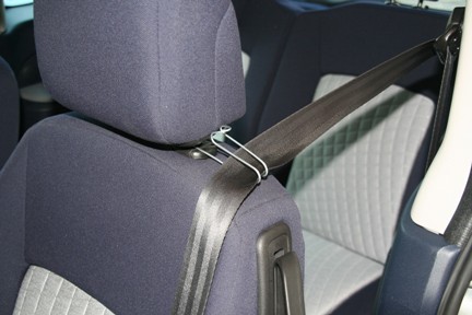 Une solution pour que la ceinture ne coupe plus le cou - Forum Peugeot 1007